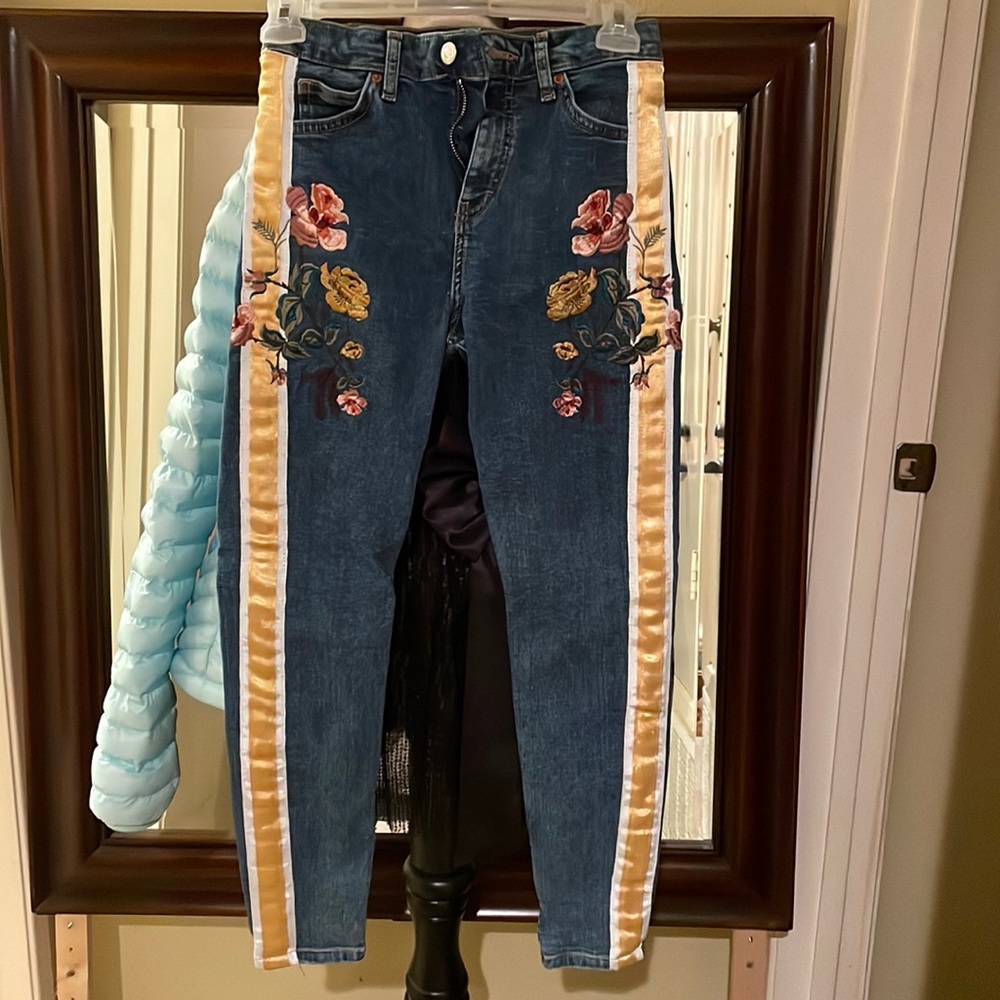 Top shop Moro embroidered jeans. Skinny ankles